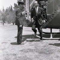 Felipe de Edimburgo baja de helicóptero